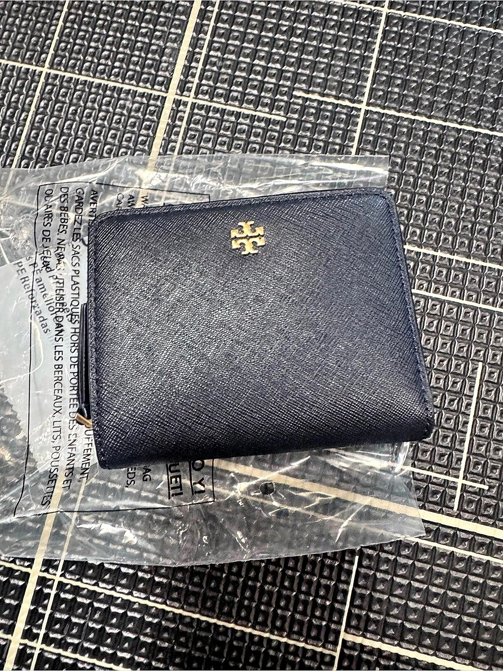 Tory Burch Robinson Small Bi-Fold Wallet Bi-Fold Wallet in Blue NWT